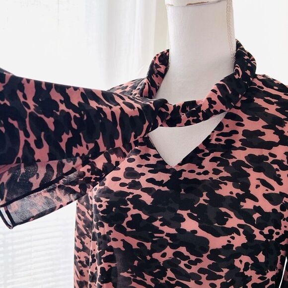 Beautiful CAbi Pink & Black Ruffly Chiffon Blouse with Attached Neck Scarf Sz XS - Picture 5 of 9